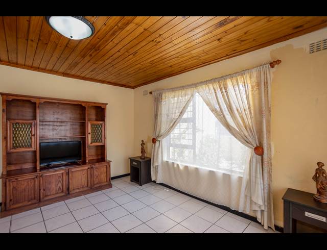 4 BEDROOM FREEHOLD SOLD IN WINDERMERE